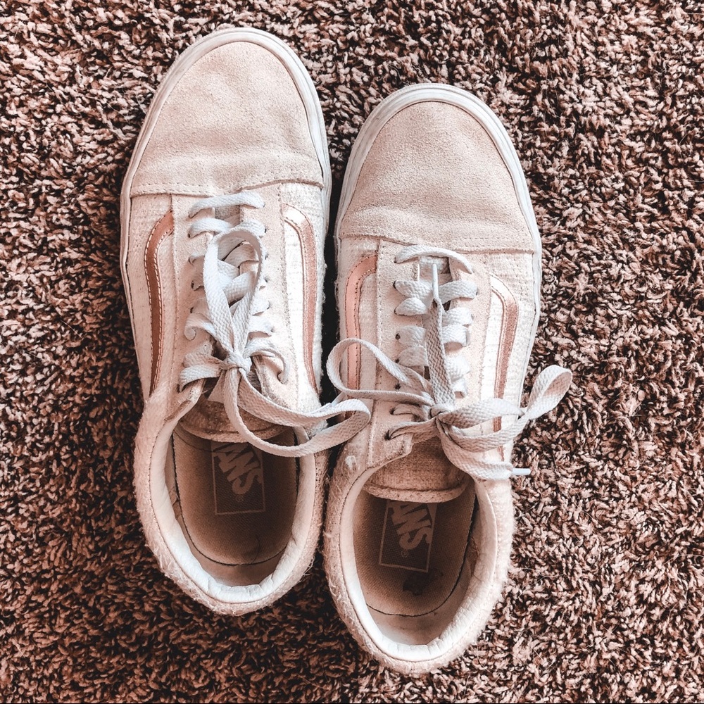 WHITE AND ROSE GOLD VANS
